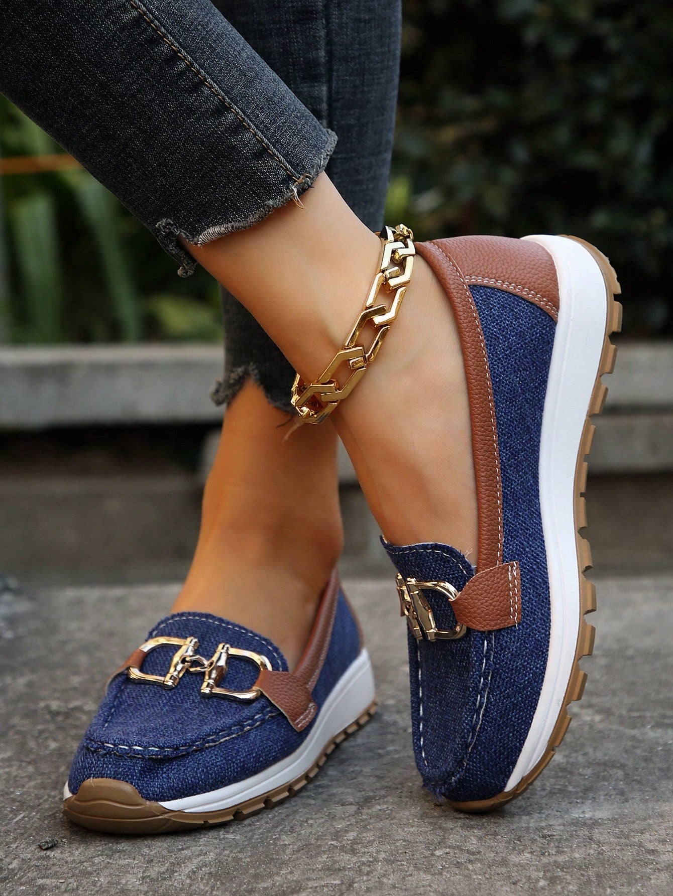 Blue / 11 US | 42 EU