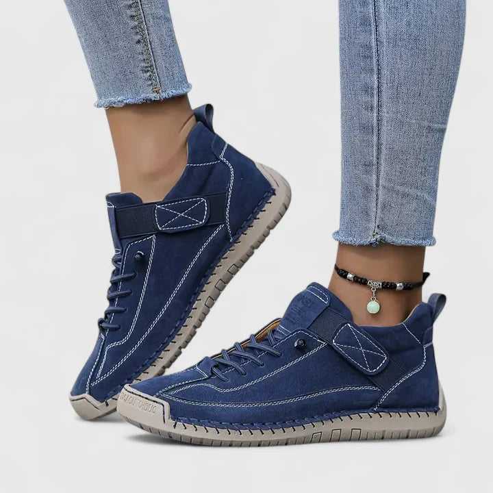 Blau / 43
