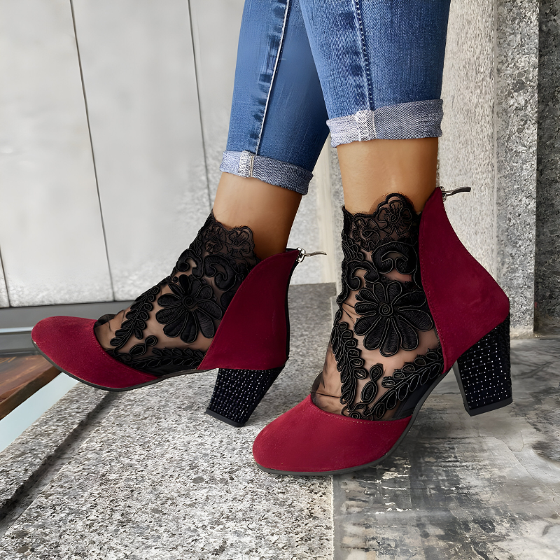 Rot / 12 US | 43 EU