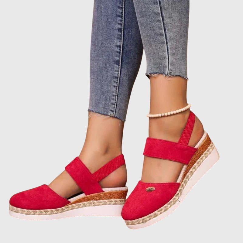 Rot / 12 US | 43 EU