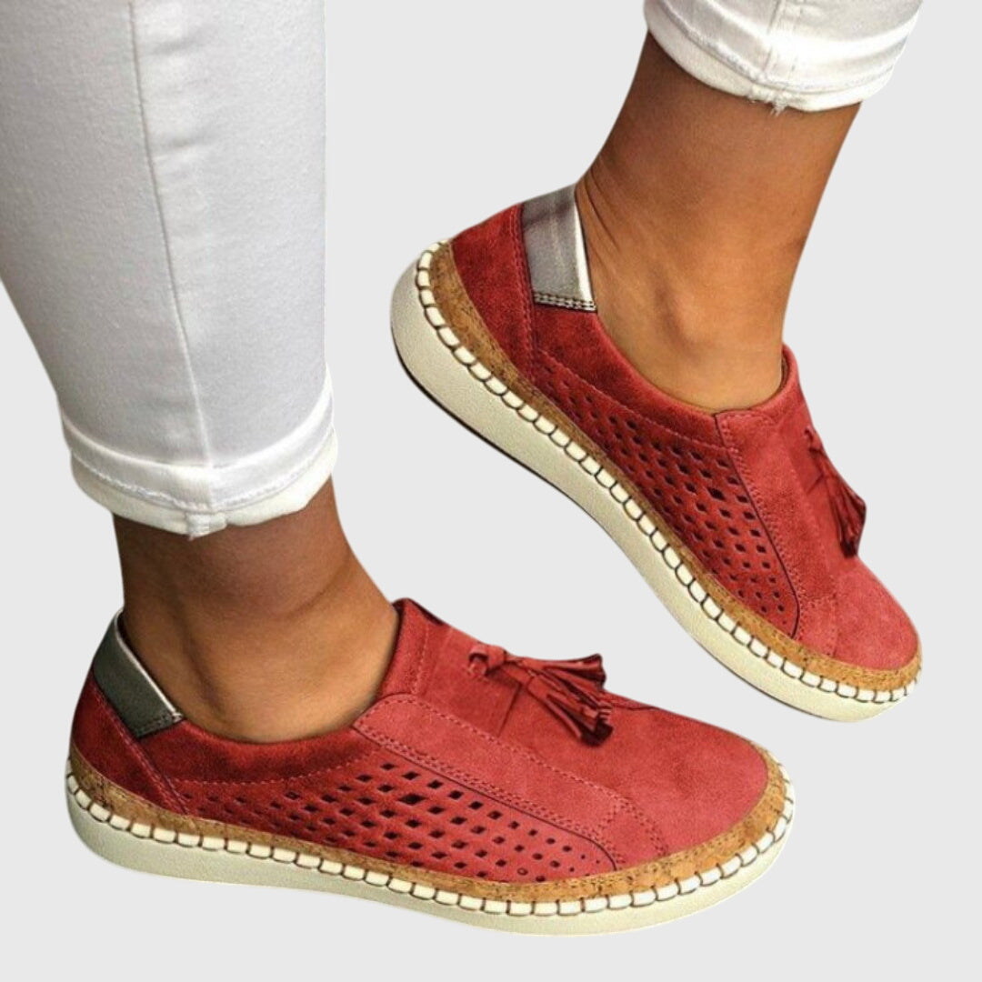 Red / 12 US (43 EU)