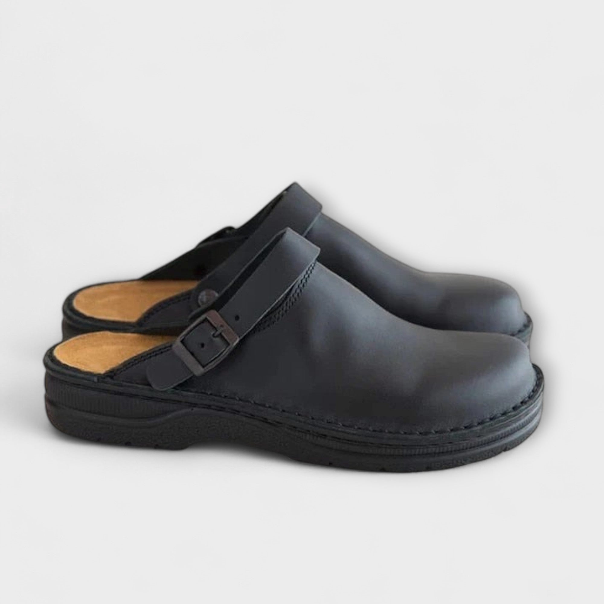 Schwarz / 12 US | 43 EU