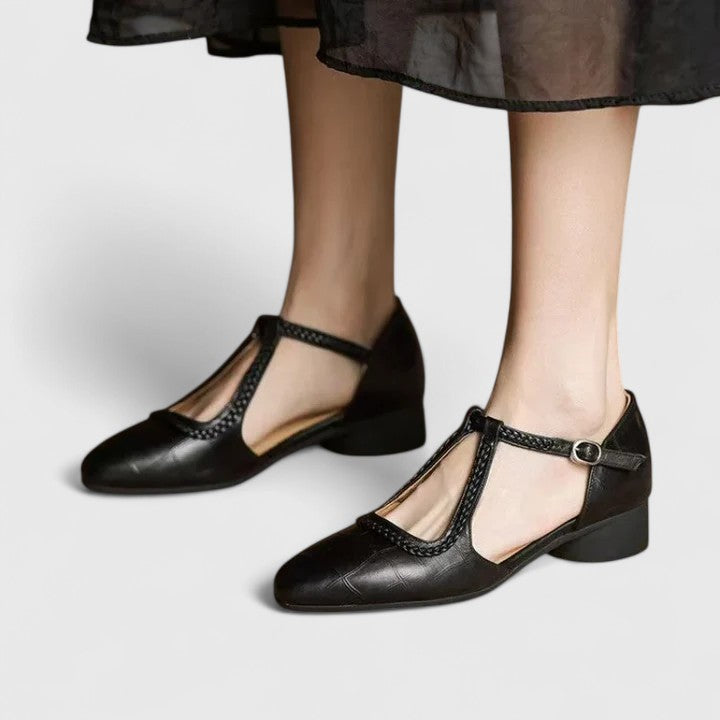 Schwarz / 8 US | 39 EU