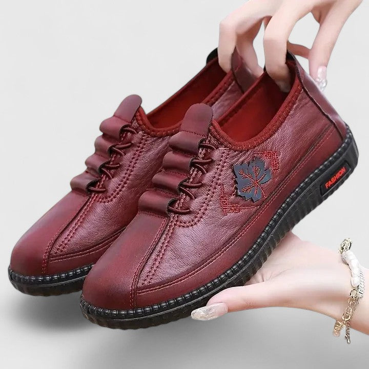 Red / 12 US | 43 EU