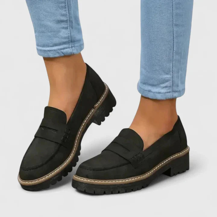 Black / 12 US | 43 EU