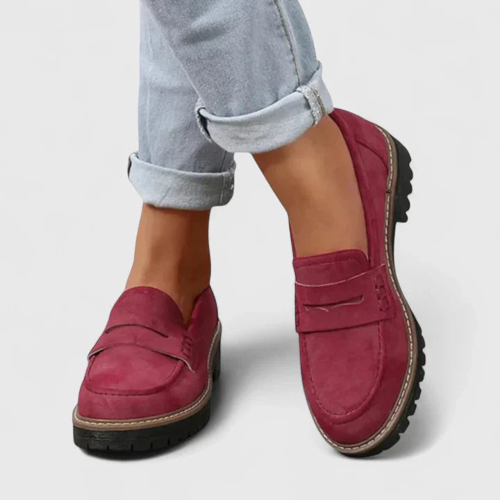 Red / 12 US | 43 EU